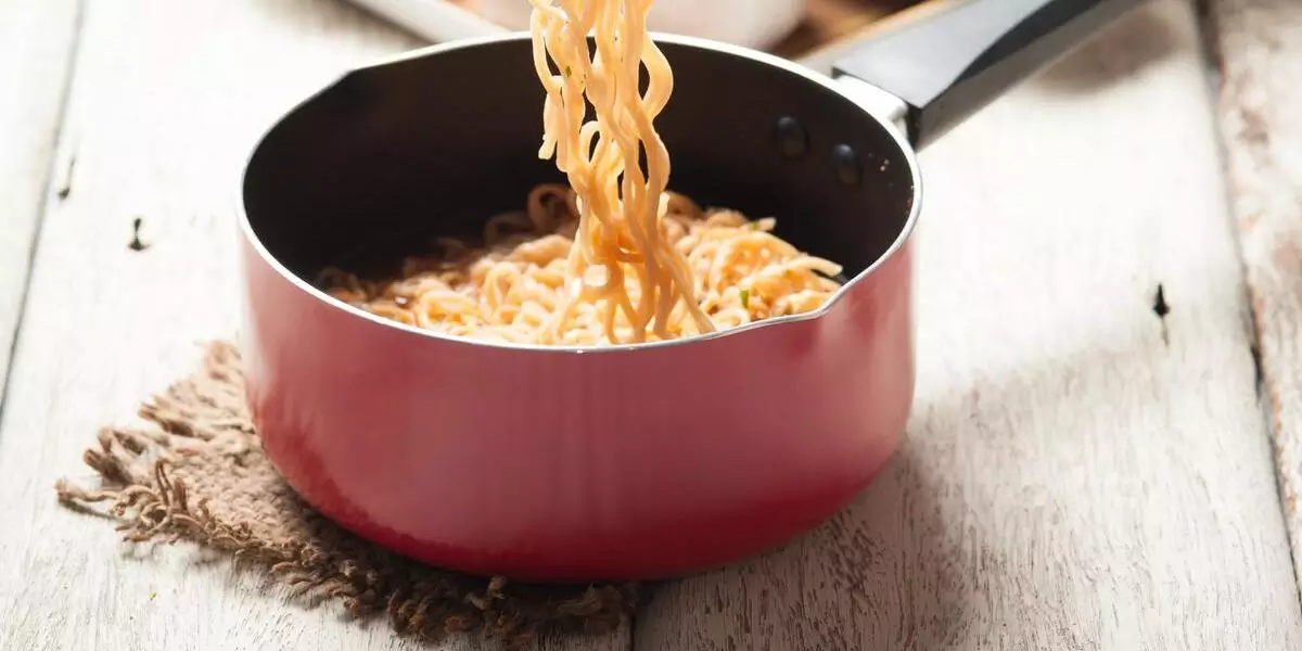 Mie++: Rahasia Mie yang Menggugah Selera di Jantung Cilacap